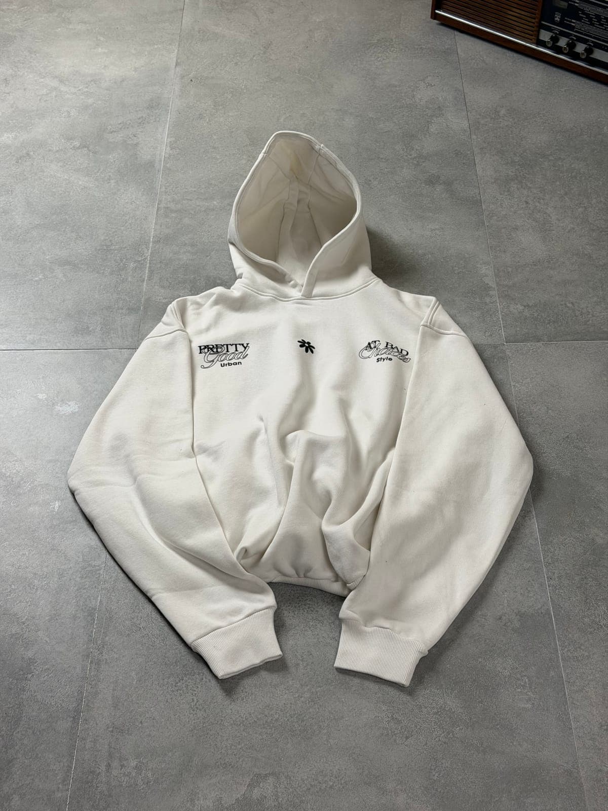 Back print white sweatshirt